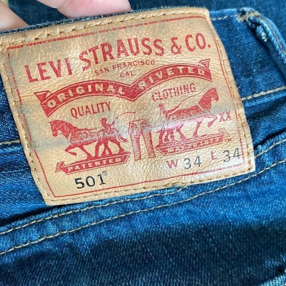 Levi’s 501 Classic Original Fit Straight Leg Button-fly Jeans - Picture 12 of 14